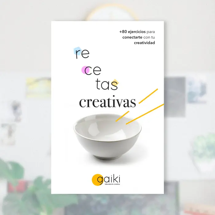 Tapa presentación del libro Recetas creativas sobre un fondo de un espacio de trabajo